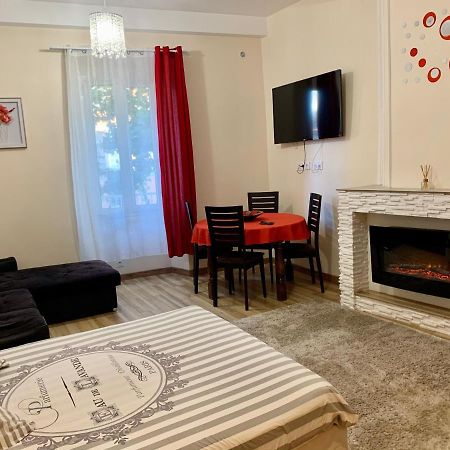 Splendide Studio Au Coeur Historique De Frejus Apartment Екстериор снимка