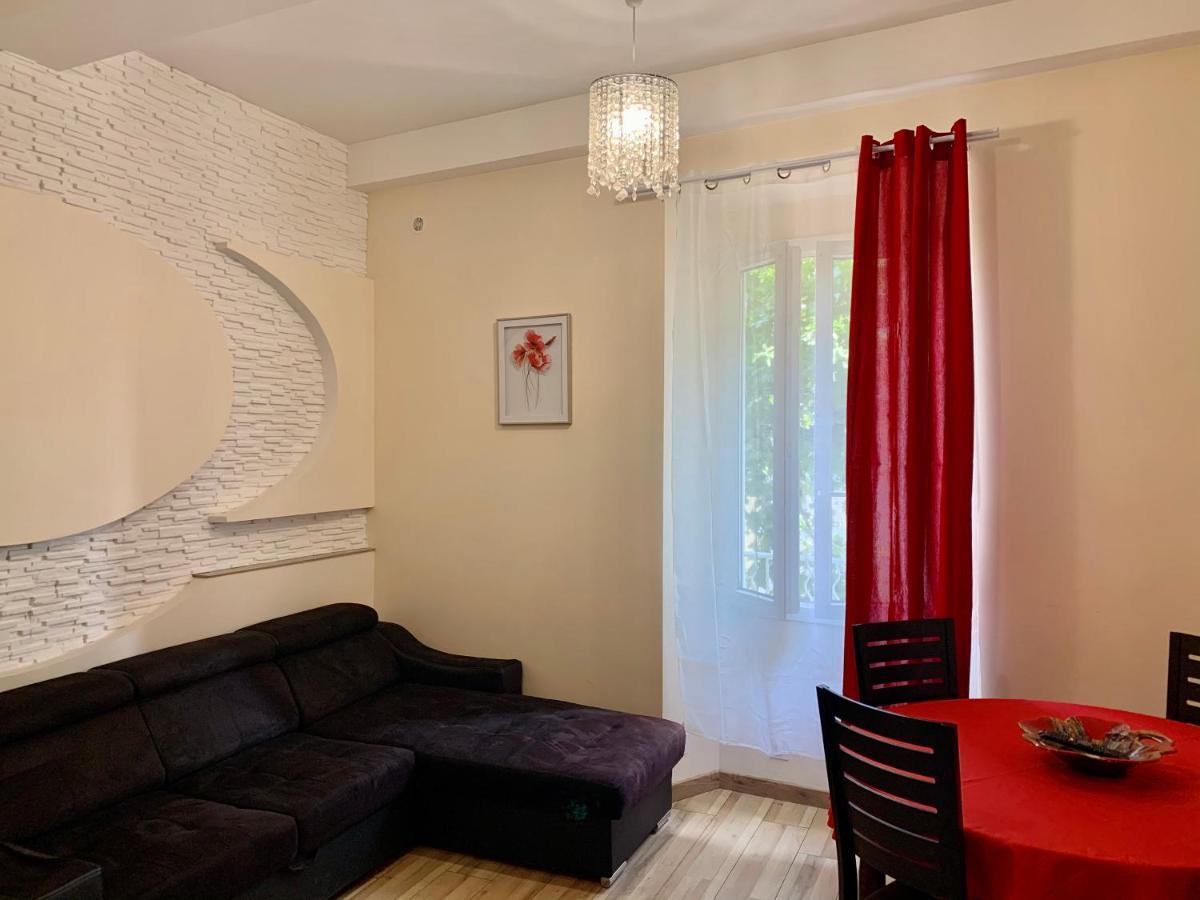 Splendide Studio Au Coeur Historique De Frejus Apartment Екстериор снимка